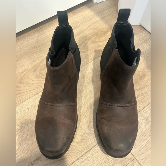 Sorel Women's Emelie Chelsea Boots Waterproof Blackened Brown Leather Size 9 - Picture 3 of 11